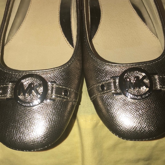 Michael Kors Hampton Ballet Shoe - Picture 3 of 6